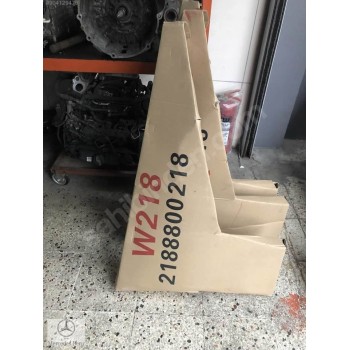 MERCEDES 218 CLS SAG ÖN ÇAMURLUK A2188800218 - 2188800218